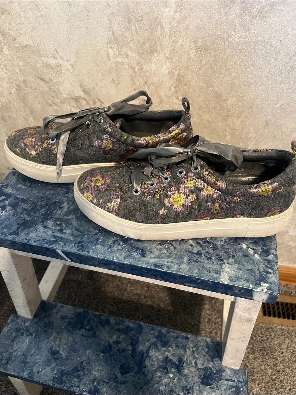 Women’s Floral gray Lace-Up Sneakers - Casual Everyday Shoes